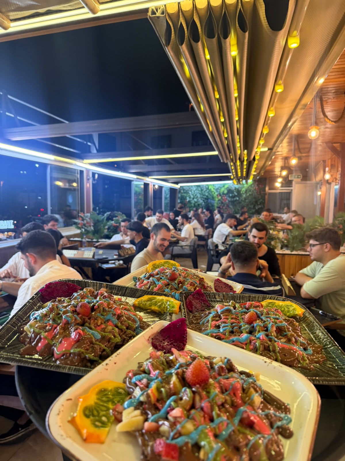 Mutlu Kıraathanesi Neon